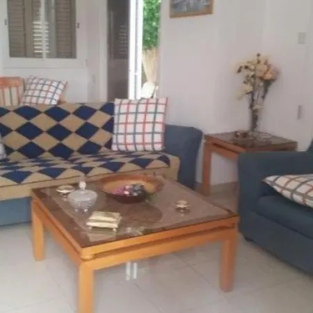 3-bedroom House Near The * 帕拉利米尼