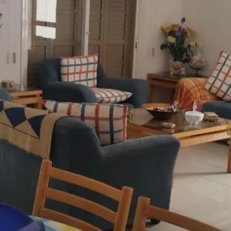 3-bedroom House Near The Tatil Evi