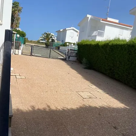 3-bedroom House Near The *