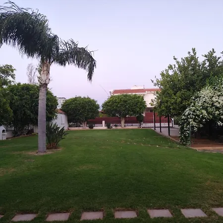 Σπίτι διακοπών 3-bedroom House Near The