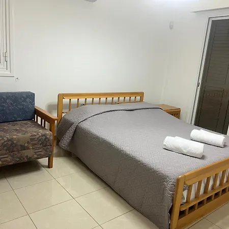 펜션 3-bedroom House Near The