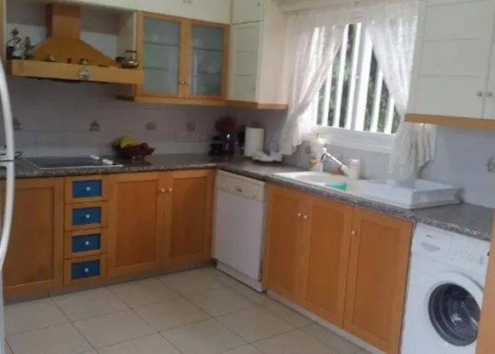 Prázdninový dům 3-bedroom House Near The *