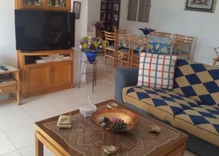 3-bedroom House Near The Prázdninový dům Paralimni