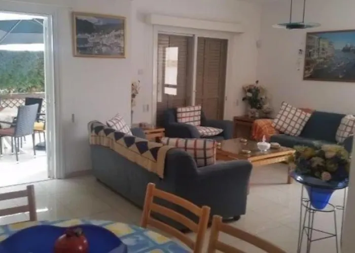 3-bedroom House Near The