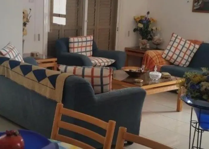 3-bedroom House Near The Prázdninový dům