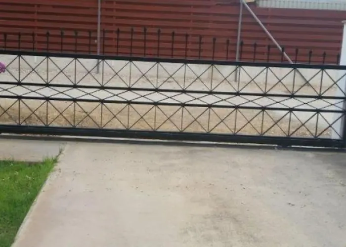 3-bedroom House Near The