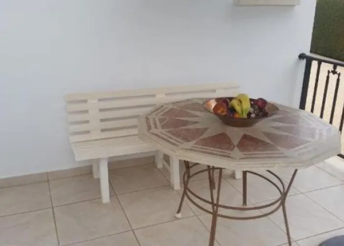 3-bedroom House Near The Prázdninový dům Paralimni