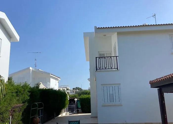 Prázdninový dům 3-bedroom House Near The Paralimni