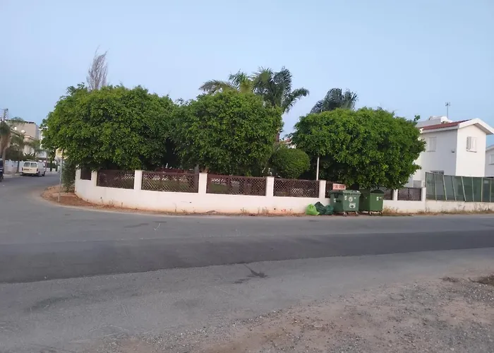 3-bedroom House Near The