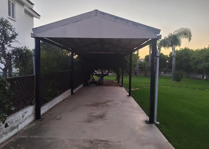 Prázdninový dům 3-bedroom House Near The