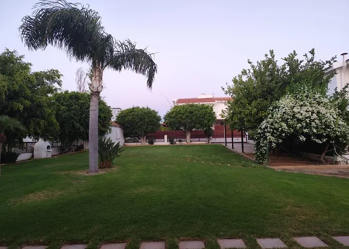 Prázdninový dům 3-bedroom House Near The