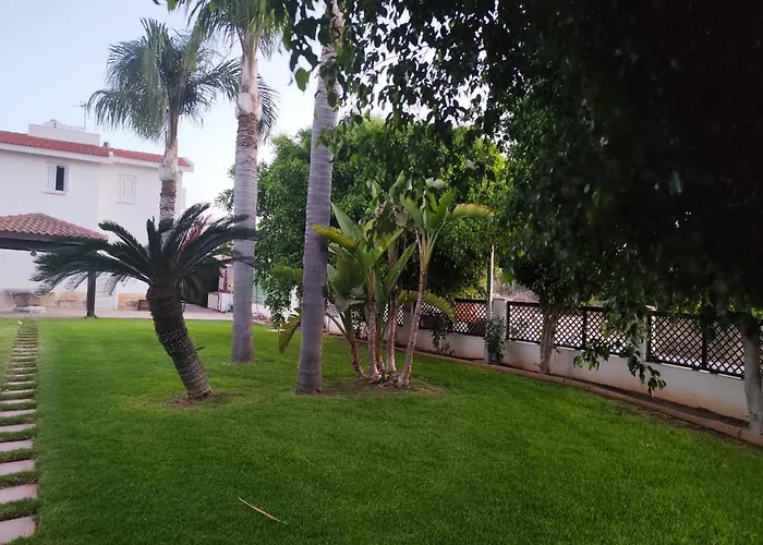 Prázdninový dům 3-bedroom House Near The Paralimni