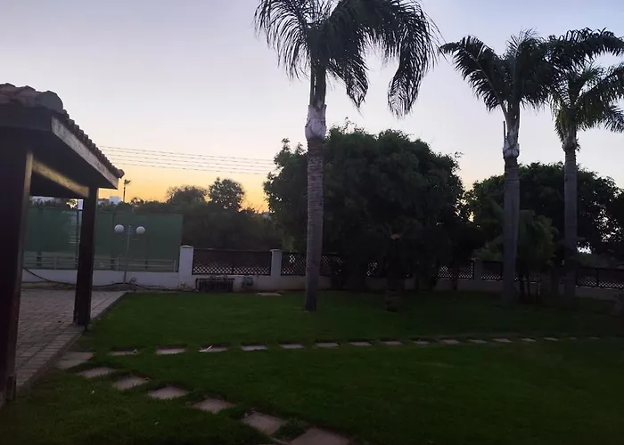 3-bedroom House Near The Prázdninový dům Paralimni