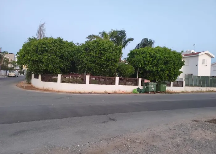 3-bedroom House Near The * Paralimni